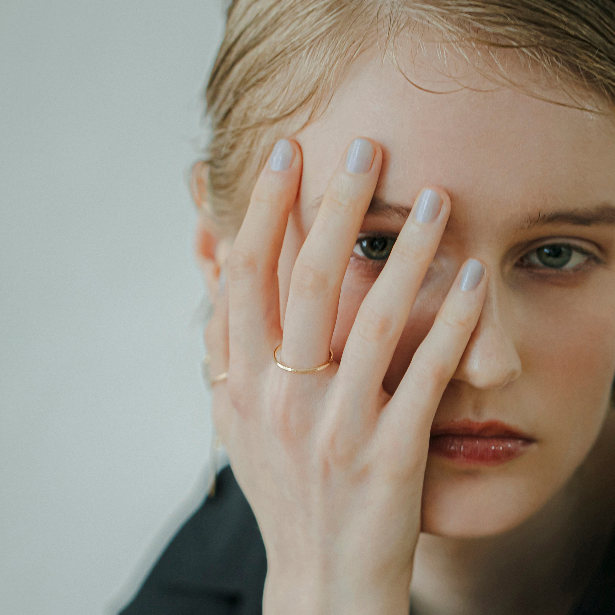 [K10] [aimer] Twisted line hook earrings