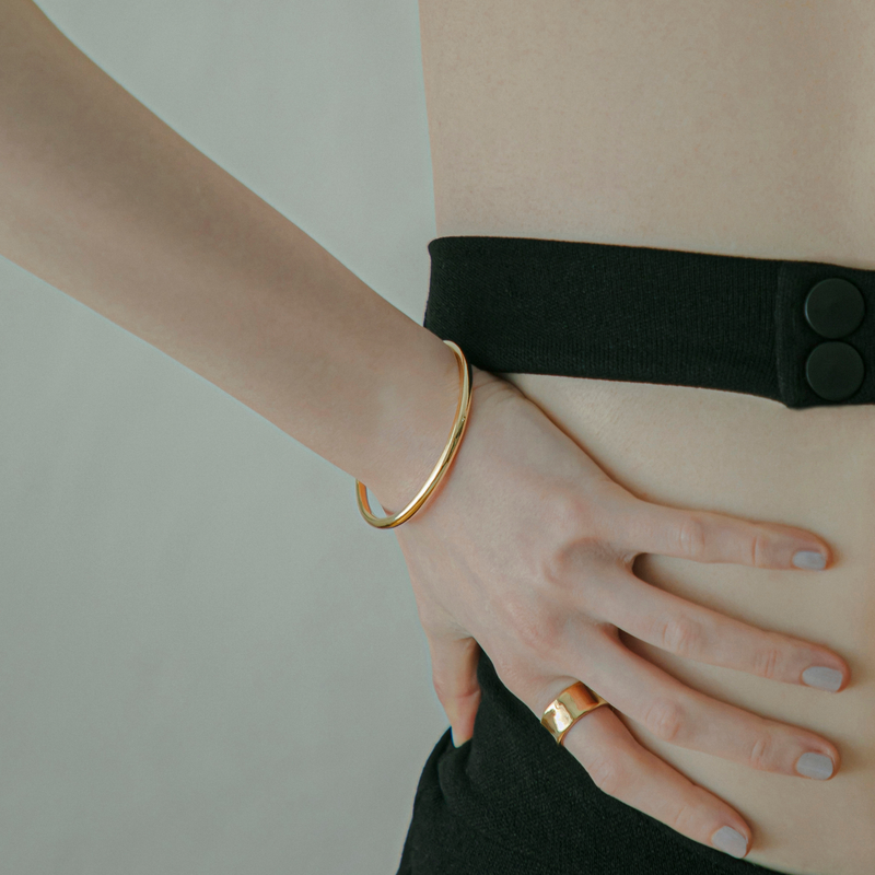 【hope】スムースバングル gold