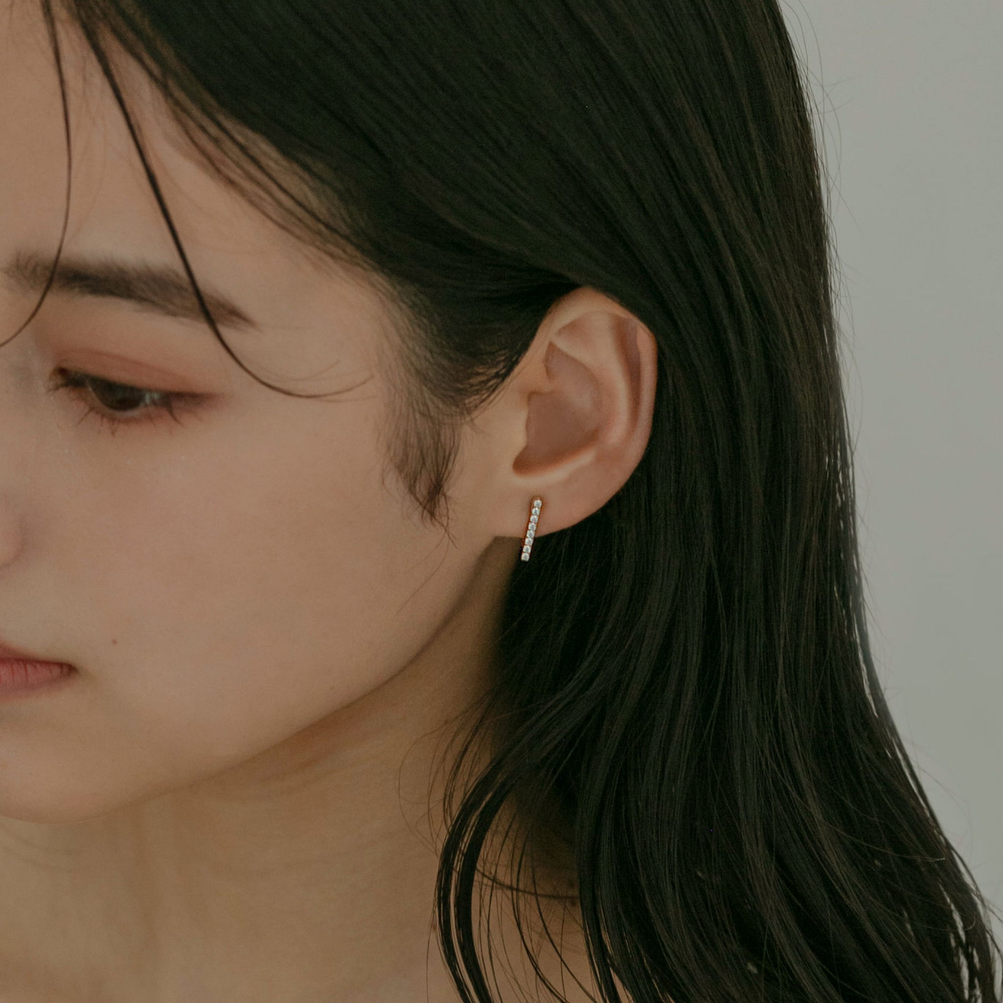 [honey] Zirconia bar earrings gold