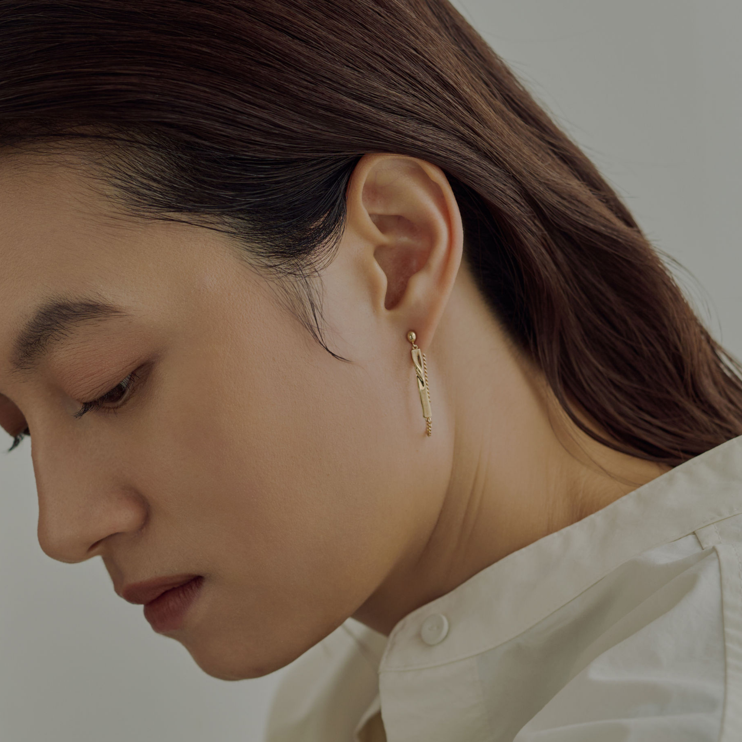 [breeze] Twist bar &amp; chain earrings gold