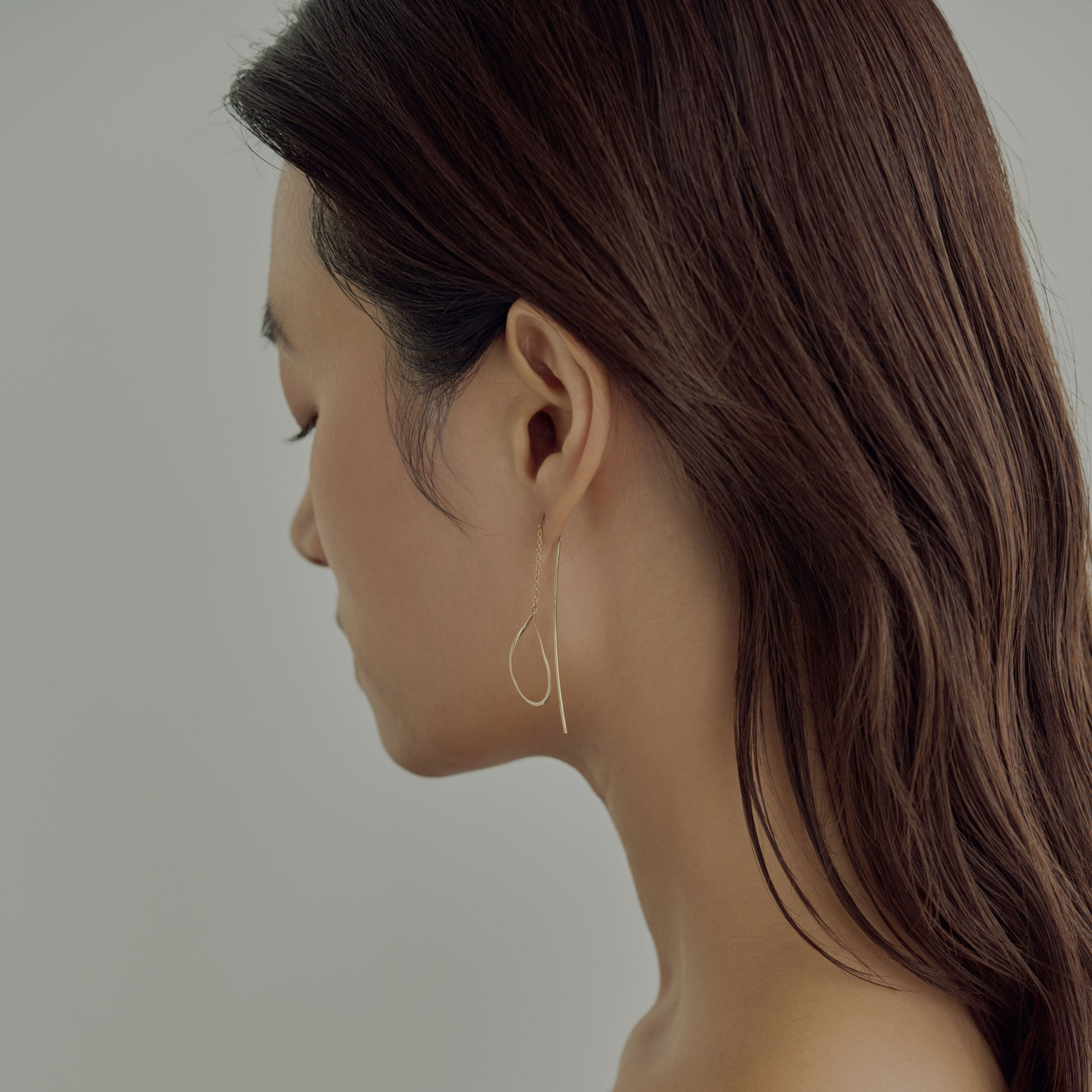 [hill] Drop line American earrings gold
