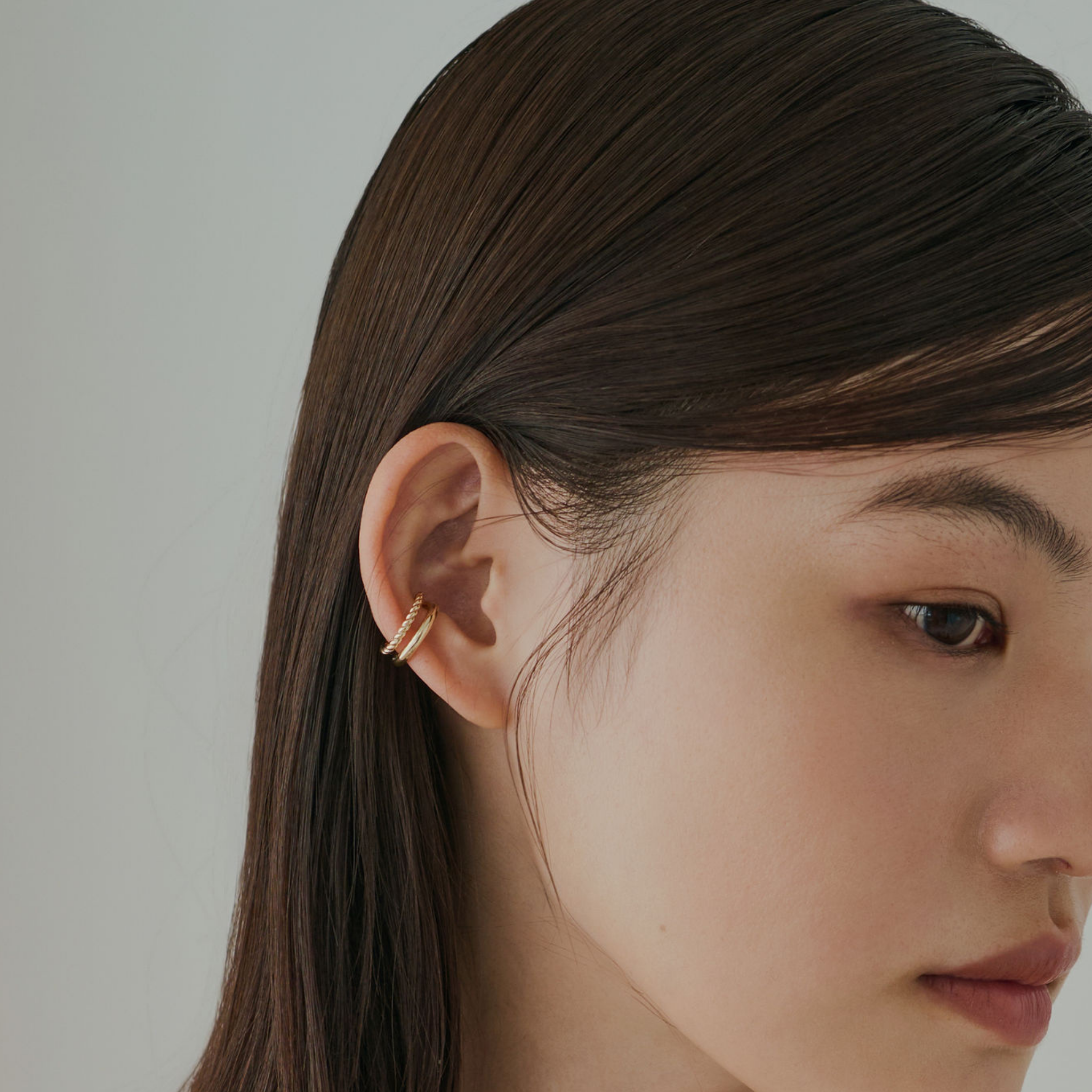 [hybrid] Twist & Smooth Line Ear Cuff Gold