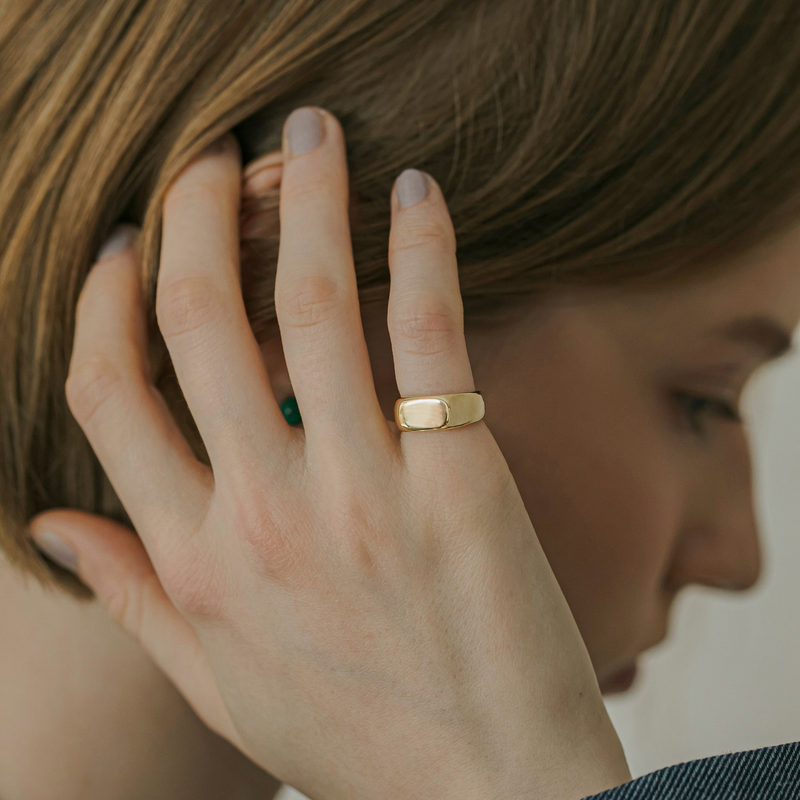 [hour] Signet pinky ring gold