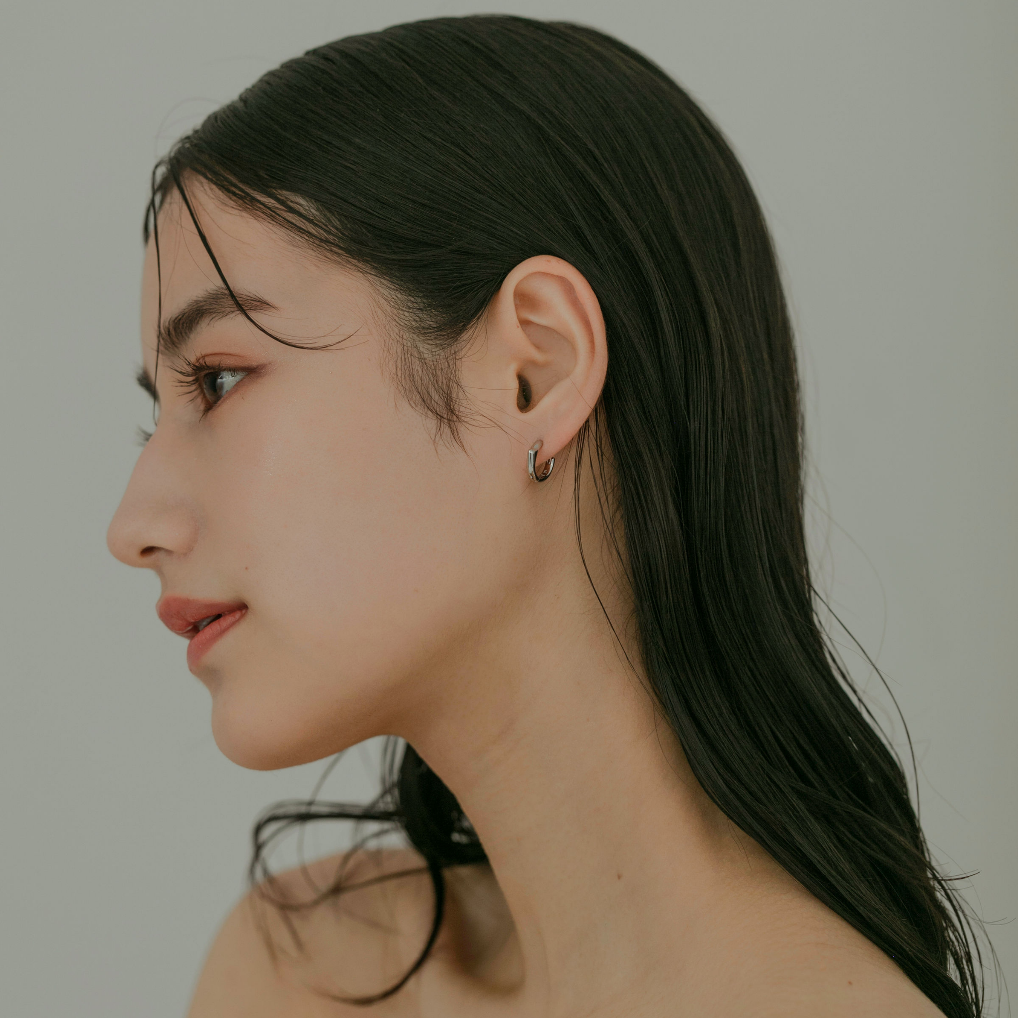 【hawfinch】クチバシMサイズフープピアス silver