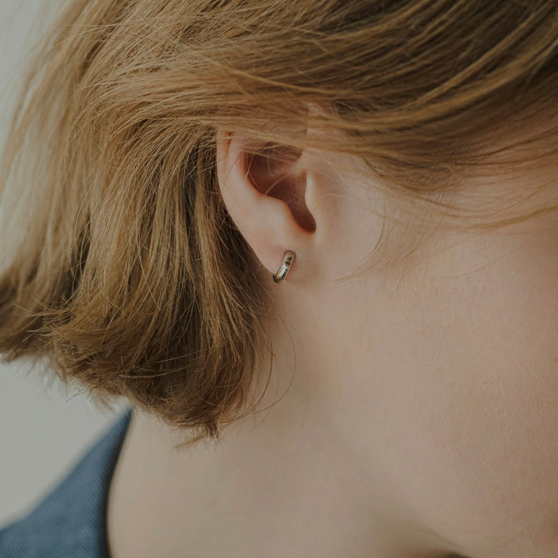 【hawfinch】クチバシSSミニマムサイズフープピアス silver