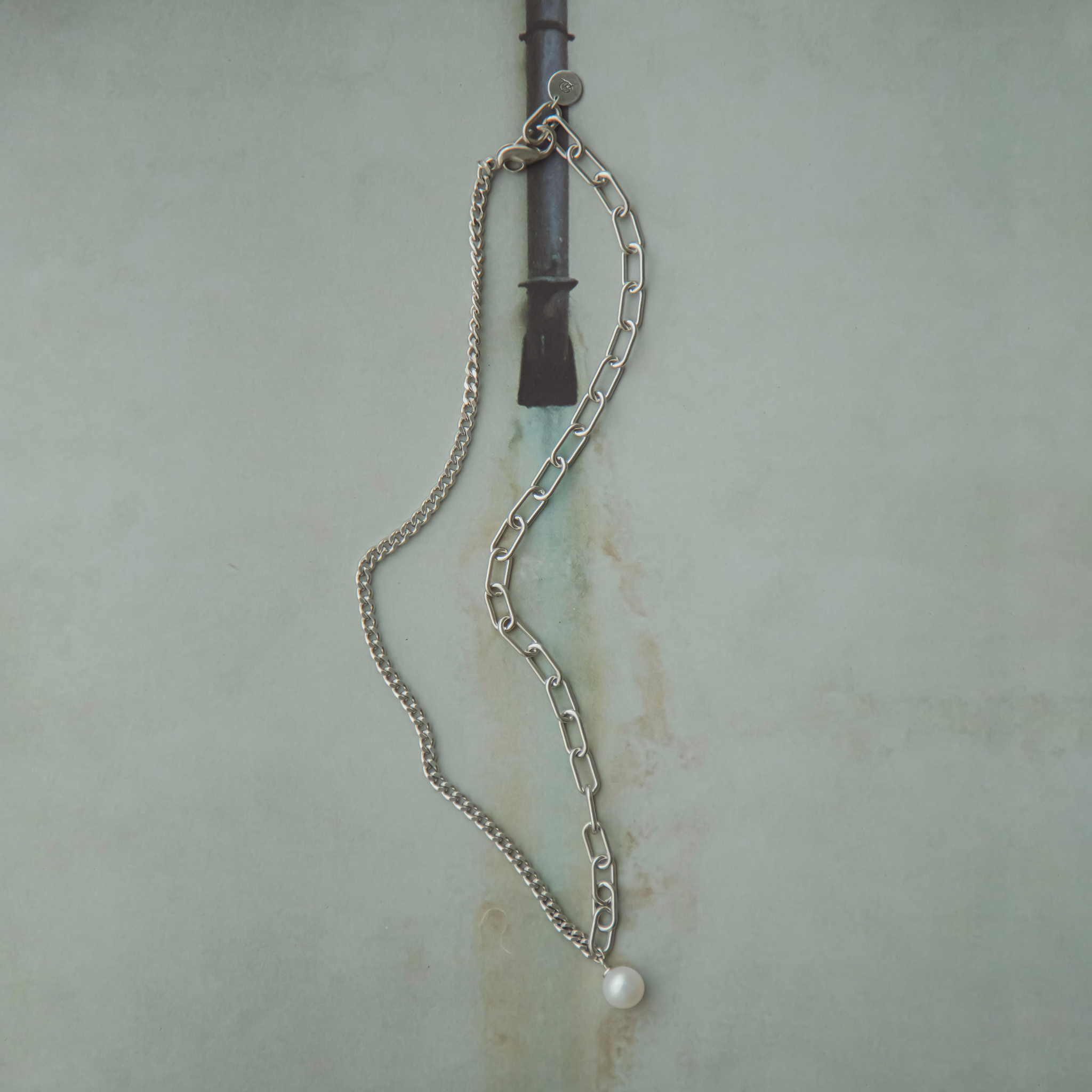 [link] Asymmetrical chain choker necklace silver